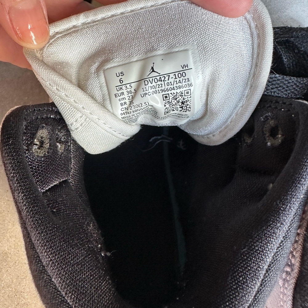 Nike Air Jordan women 1 Mid SE SIZE 6 pre owned white box - Picture 13 of 16